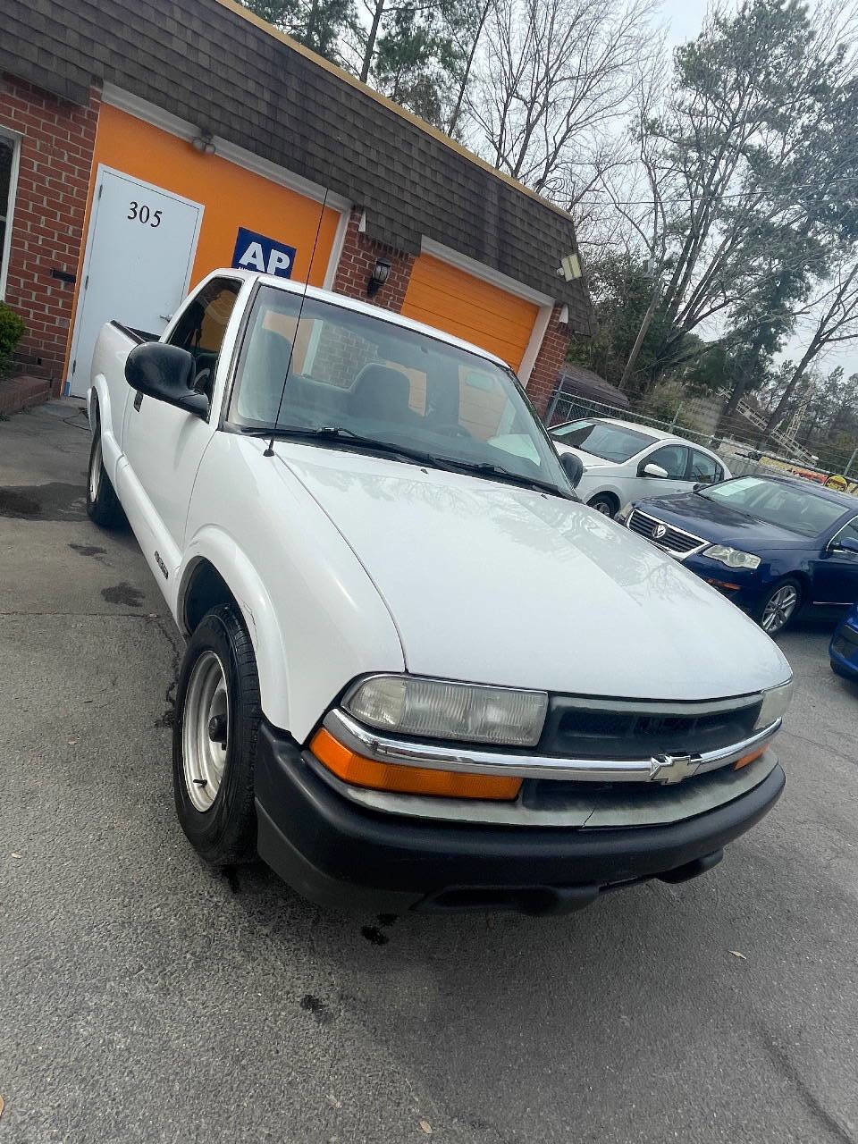 Used 1999 Chevrolet S10 Pickup 2WD Regular Cab image 4