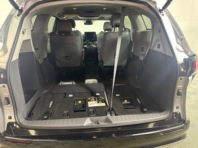 Used 2024 Toyota Sienna Limited AWD/4WD image 10