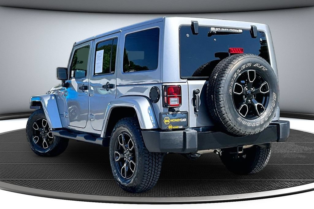 Used 2017 Jeep Wrangler Unlimited Sahara AWD/4WD image 4