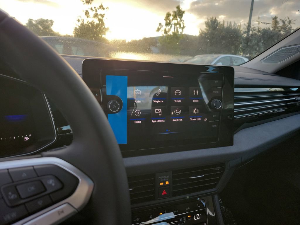 New 2025 Volkswagen Jetta SE image 9