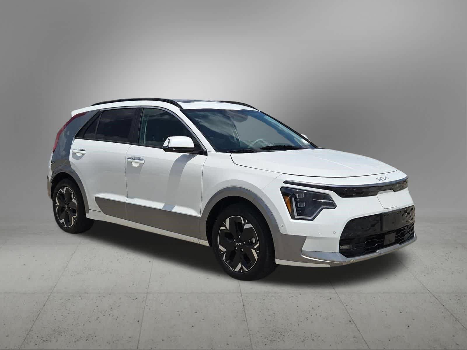Certified 2023 Kia Niro Wave w/ Wave Preserve Package FWD image 8