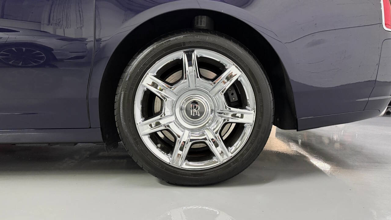 Used 2010 Rolls-Royce Ghost RWD image 38