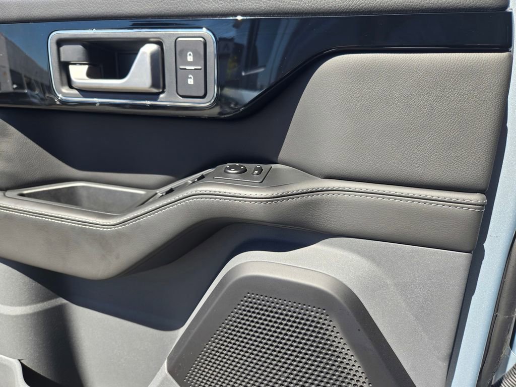 Used 2026 INEOS Grenadier Fieldmaster Edition image 14