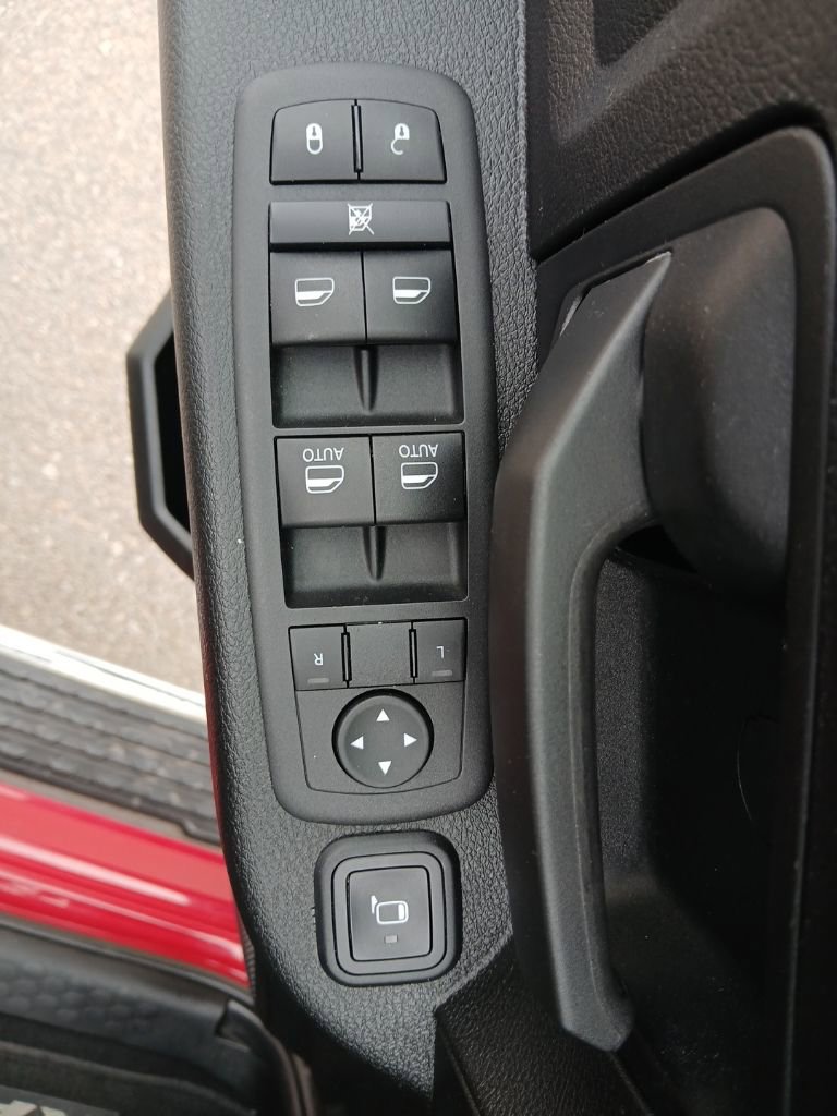 Used 2024 RAM 3500 Tradesman w/ Chrome Appearance Group image 29