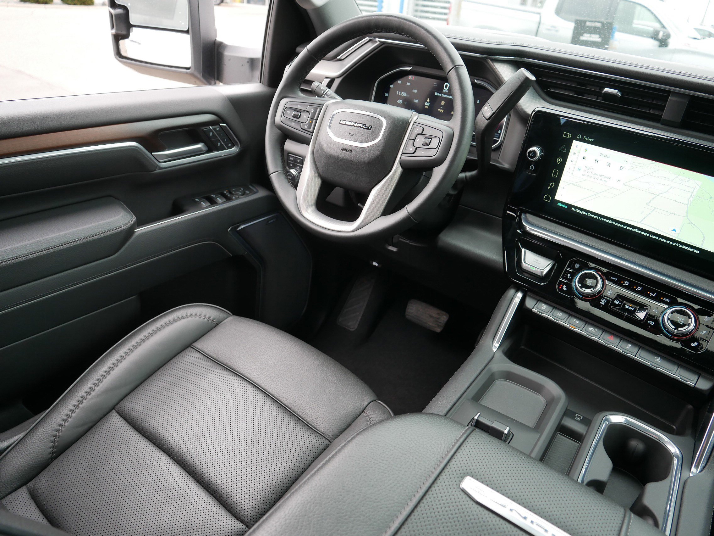Used 2025 GMC Sierra 3500 Denali w/ Denali Reserve Package image 9