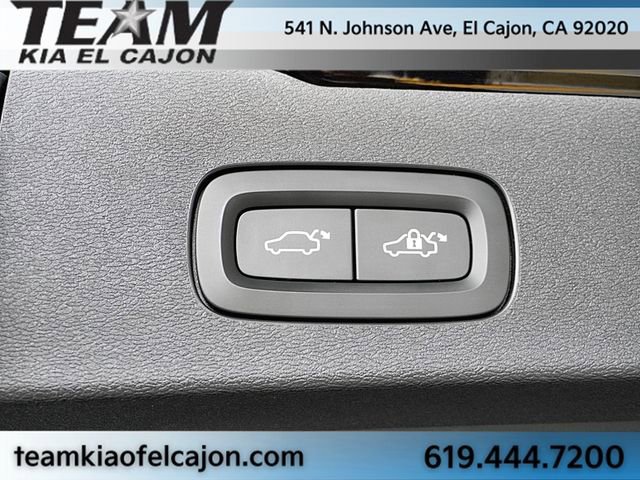 Used 2020 Volvo V60 T5 Cross Country image 14