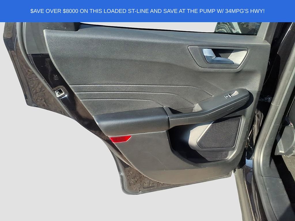 Used 2025 Ford Escape ST-Line FWD image 17
