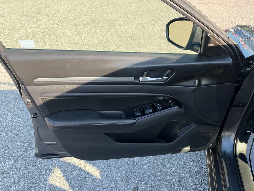 Used 2021 Nissan Altima 2.5 SV AWD/4WD image 11