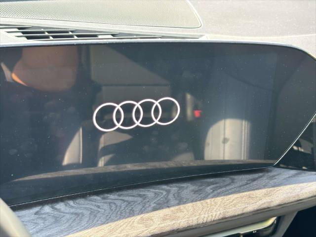 Used 2025 Audi Q5 Premium Plus w/ Premium Plus AWD/4WD image 23