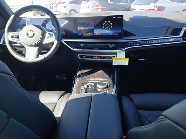 New 2026 BMW X7 xDrive40i w/ M Sport Package AWD/4WD image 14