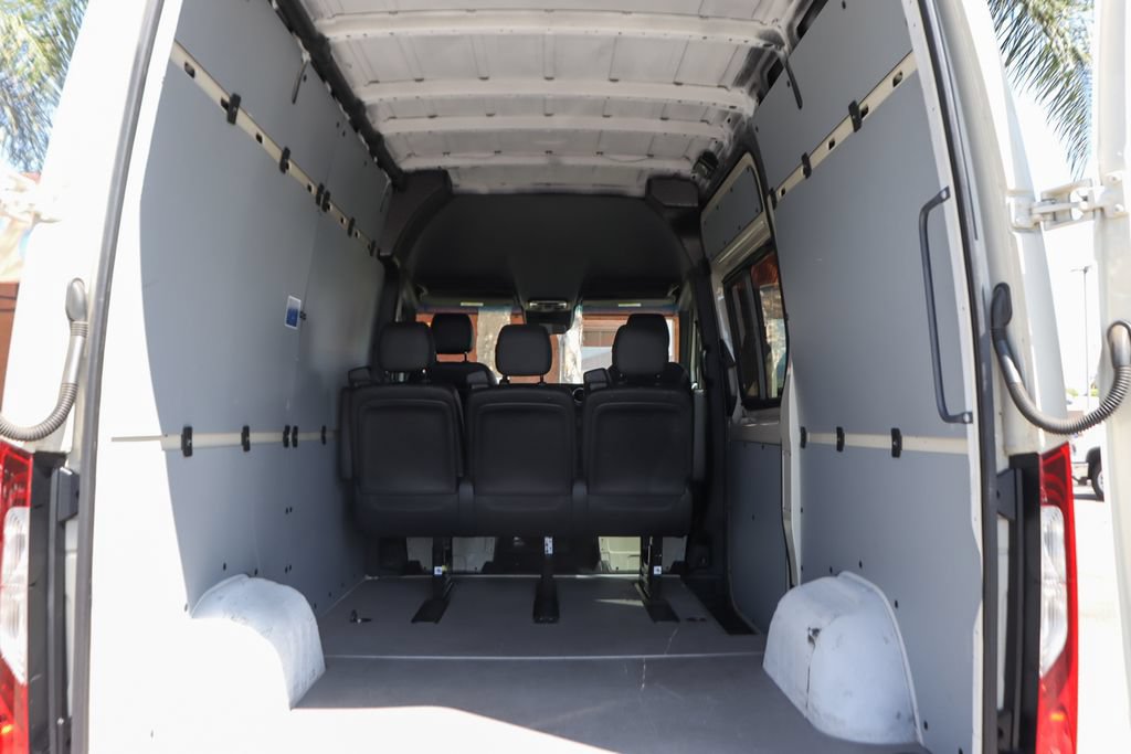 Used 2023 Mercedes-Benz Sprinter 2500 image 9