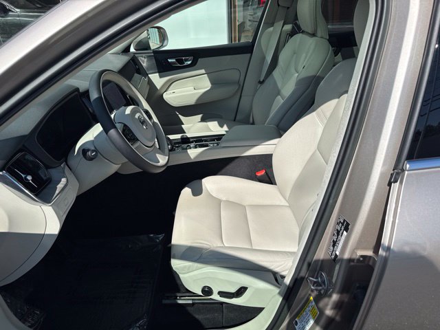 Used 2023 Volvo XC60 B5 Plus w/ Climate Package AWD/4WD image 20
