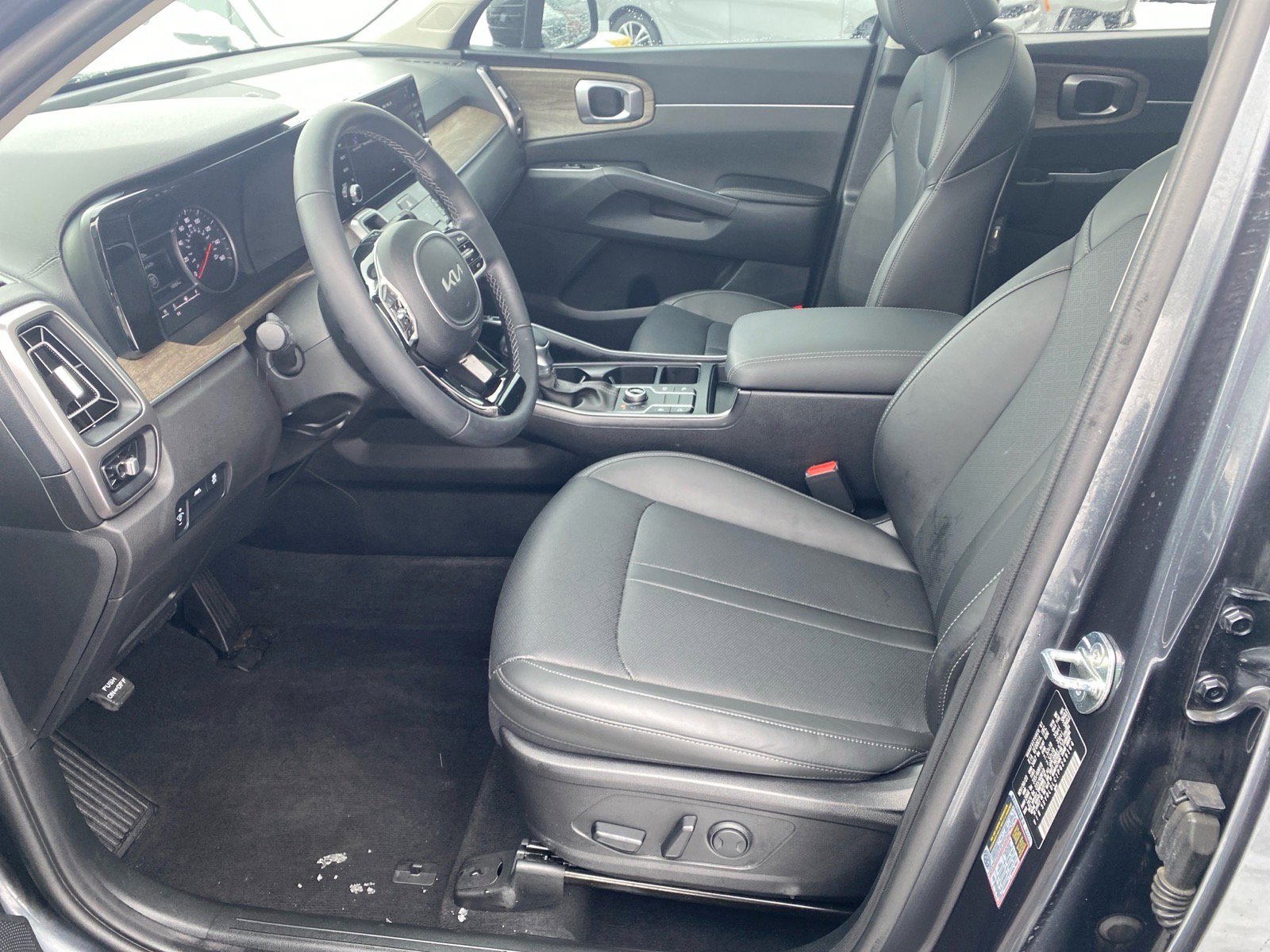 Certified 2023 Kia Sorento S w/ Panoramic Sunroof Package image 6