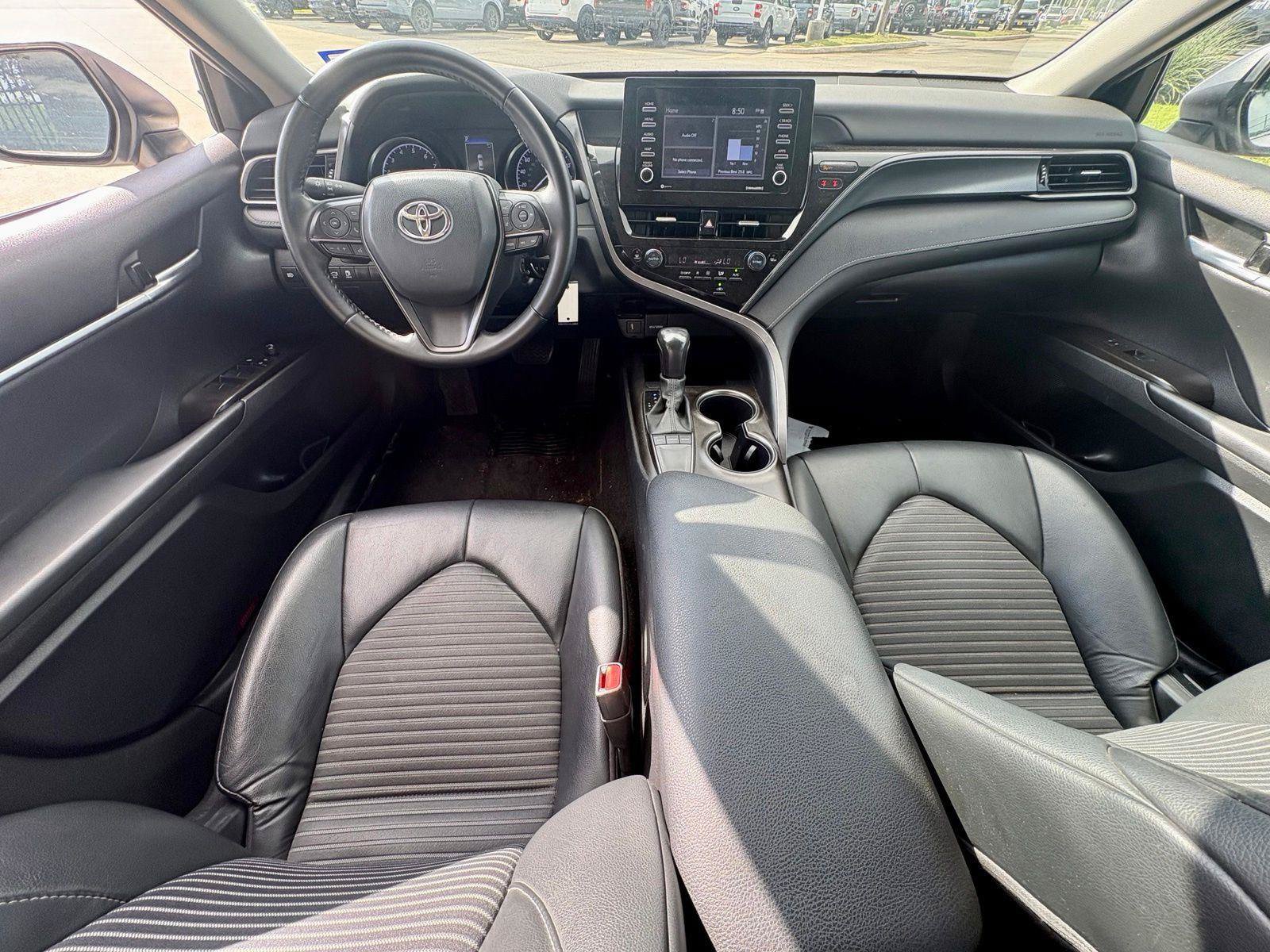 Used 2023 Toyota Camry SE FWD image 7