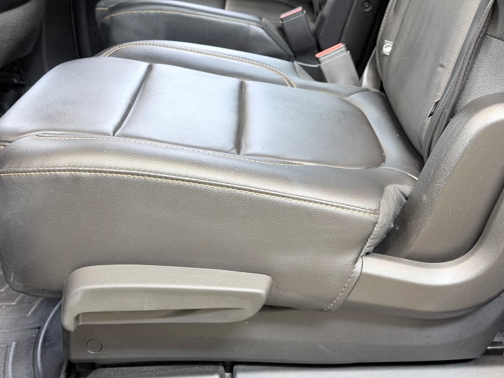 Used 2019 Chevrolet Traverse LT w/ LT Premium Package FWD image 18