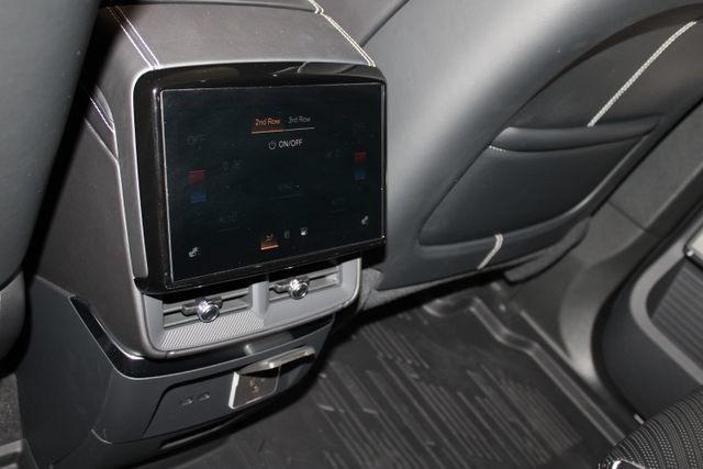Certified 2026 Cadillac Vistiq Platinum w/ LPO, Floor Liner Package AWD/4WD image 13