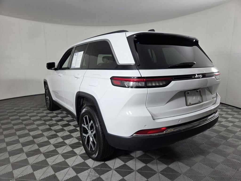 Certified 2025 Jeep Grand Cherokee Limited image 7