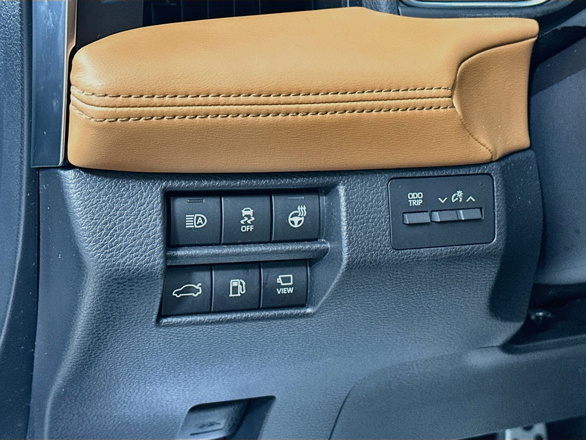 Certified 2022 Toyota Avalon Touring w/ Advanced Safety Package FWD image 10