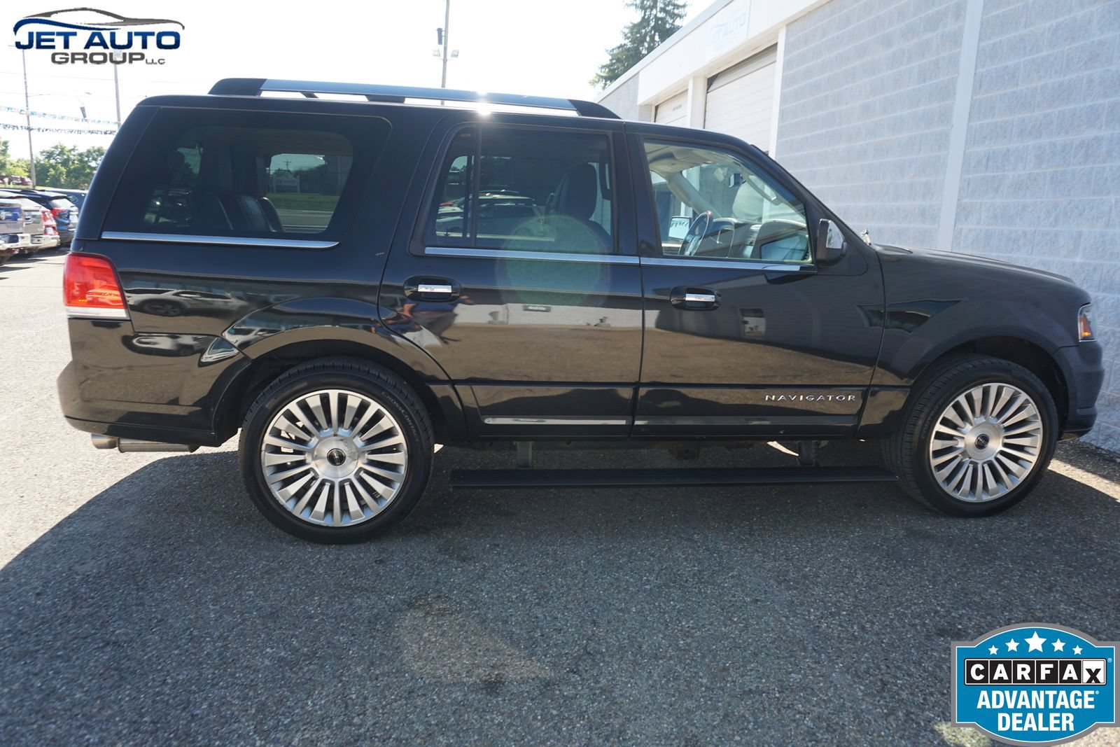 Used 2015 Lincoln Navigator 4WD w/ Equipment Group 101A Reserve image 12