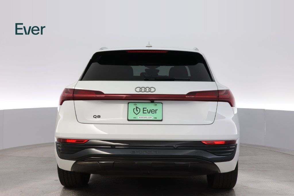 Used 2024 Audi Q8 e-tron Premium AWD/4WD image 15