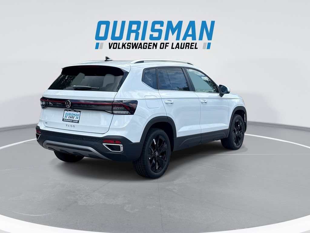New 2026 Volkswagen Taos SE FWD image 8