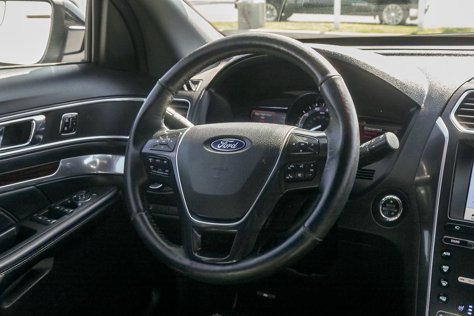 Used 2018 Ford Explorer Limited image 14