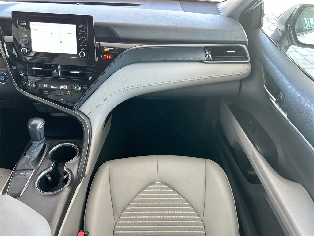 Used 2024 Toyota Camry SE w/ Convenience Package image 37