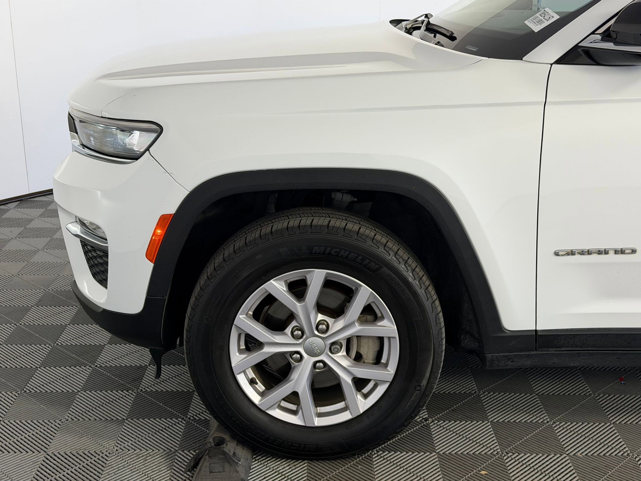 Used 2022 Jeep Grand Cherokee Limited image 11