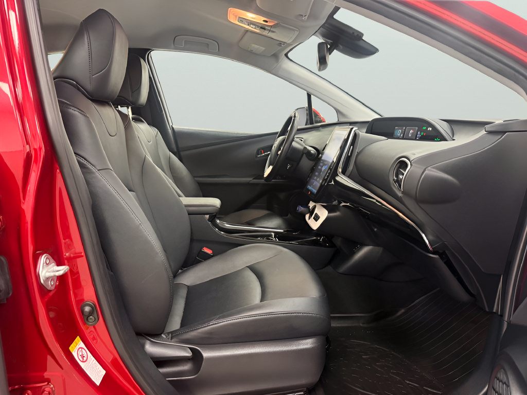 Used 2017 Toyota Prius Prime Advanced FWD image 13
