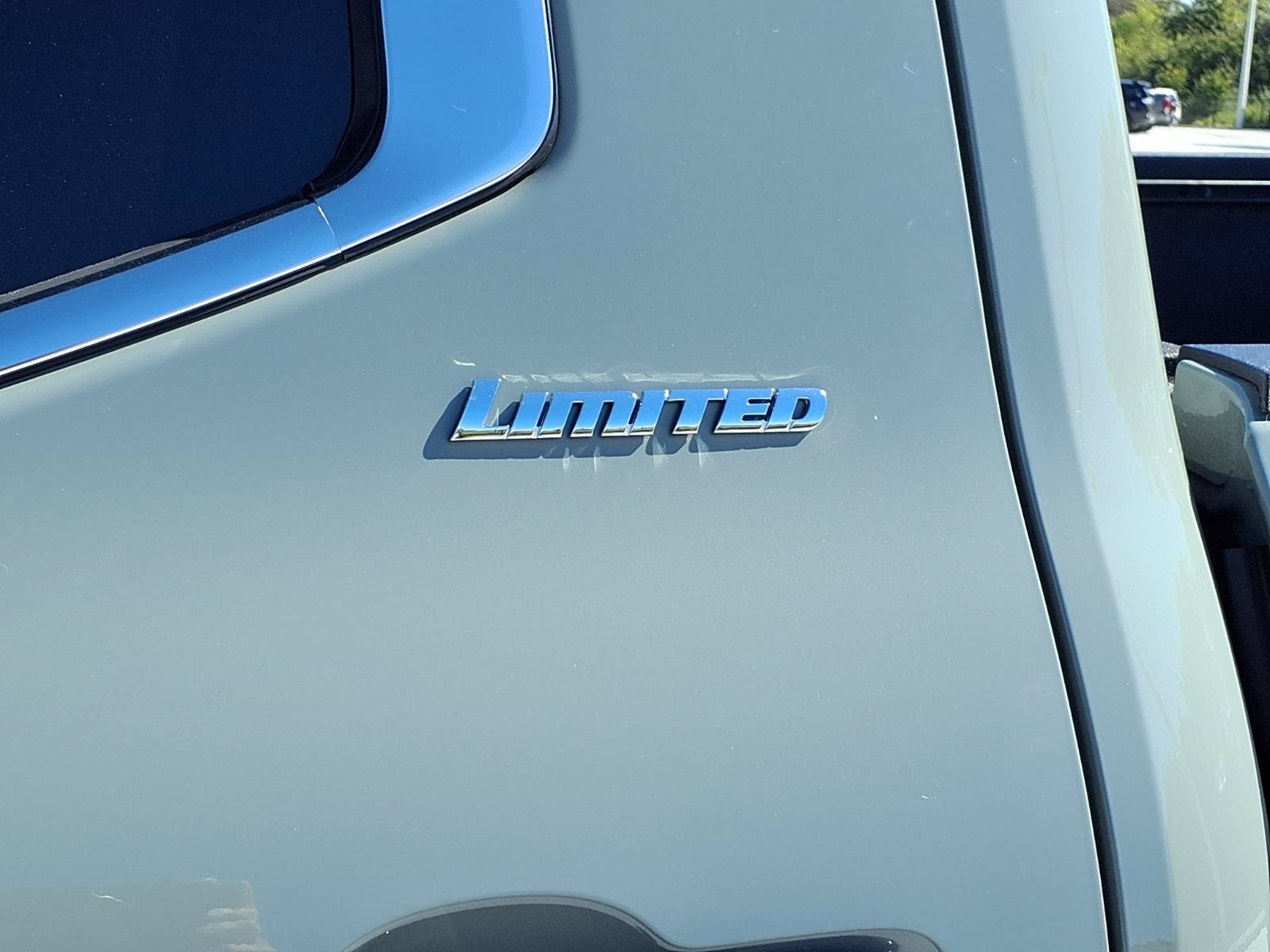 Used 2026 Toyota Tundra Limited w/ Power Package AWD/4WD image 32