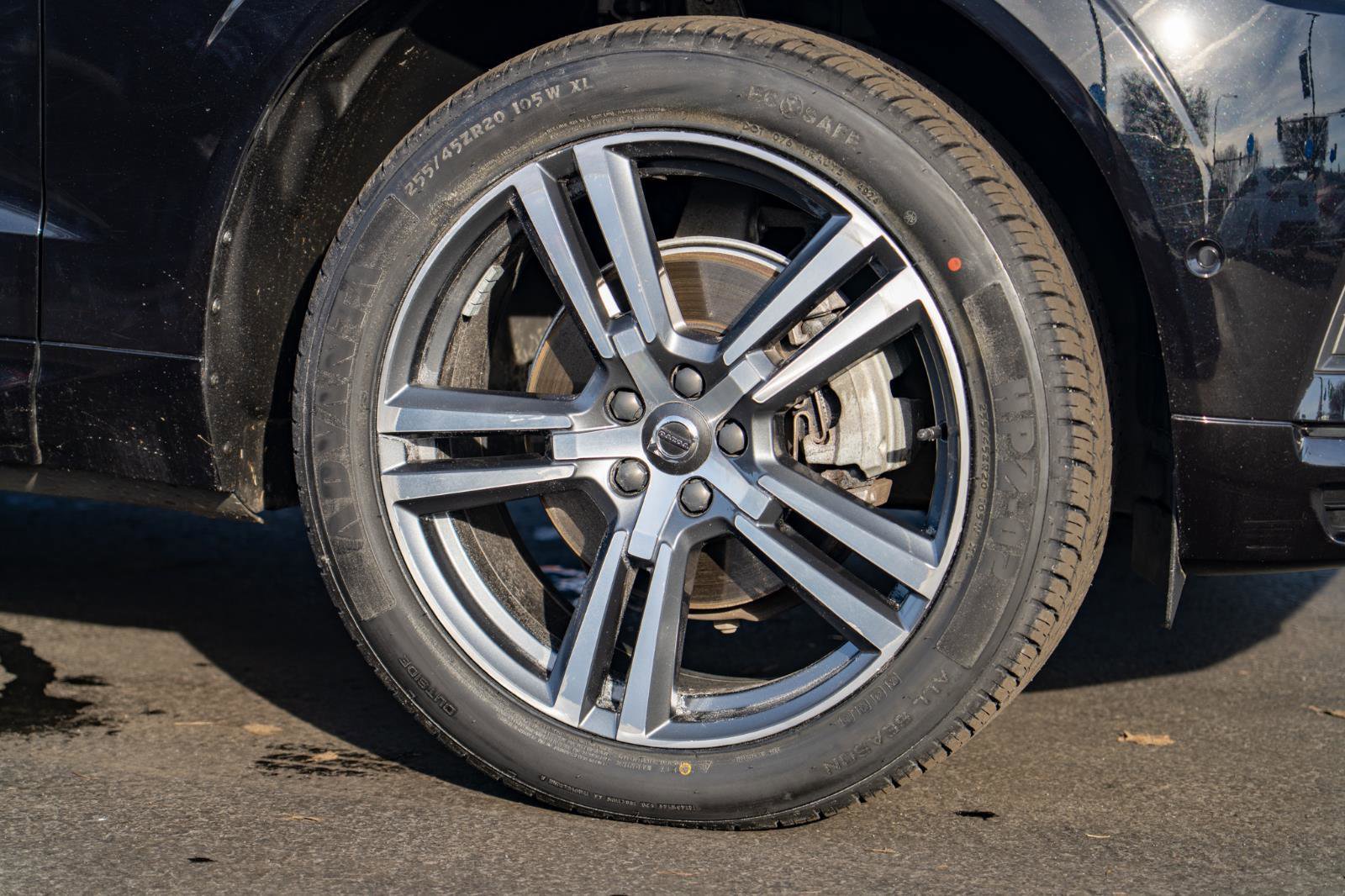 Used 2018 Volvo XC60 T5 Momentum w/ Convenience Package AWD/4WD image 7