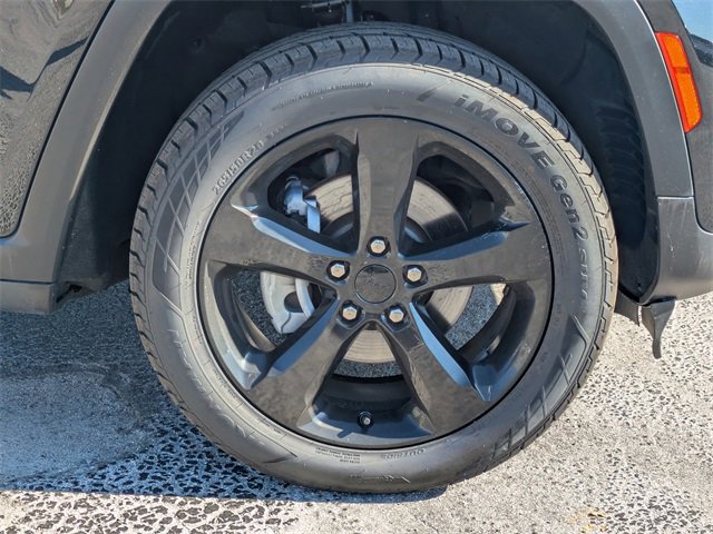 Used 2023 Jeep Grand Cherokee Altitude image 11