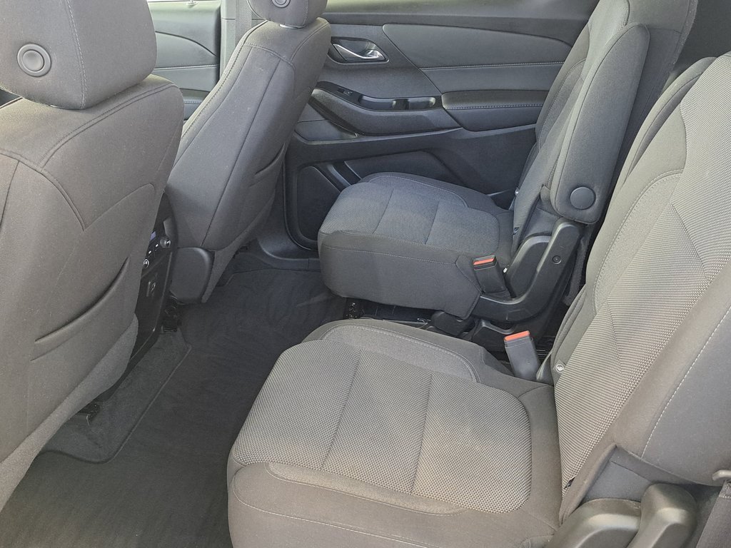 Used 2023 Chevrolet Traverse LT image 28