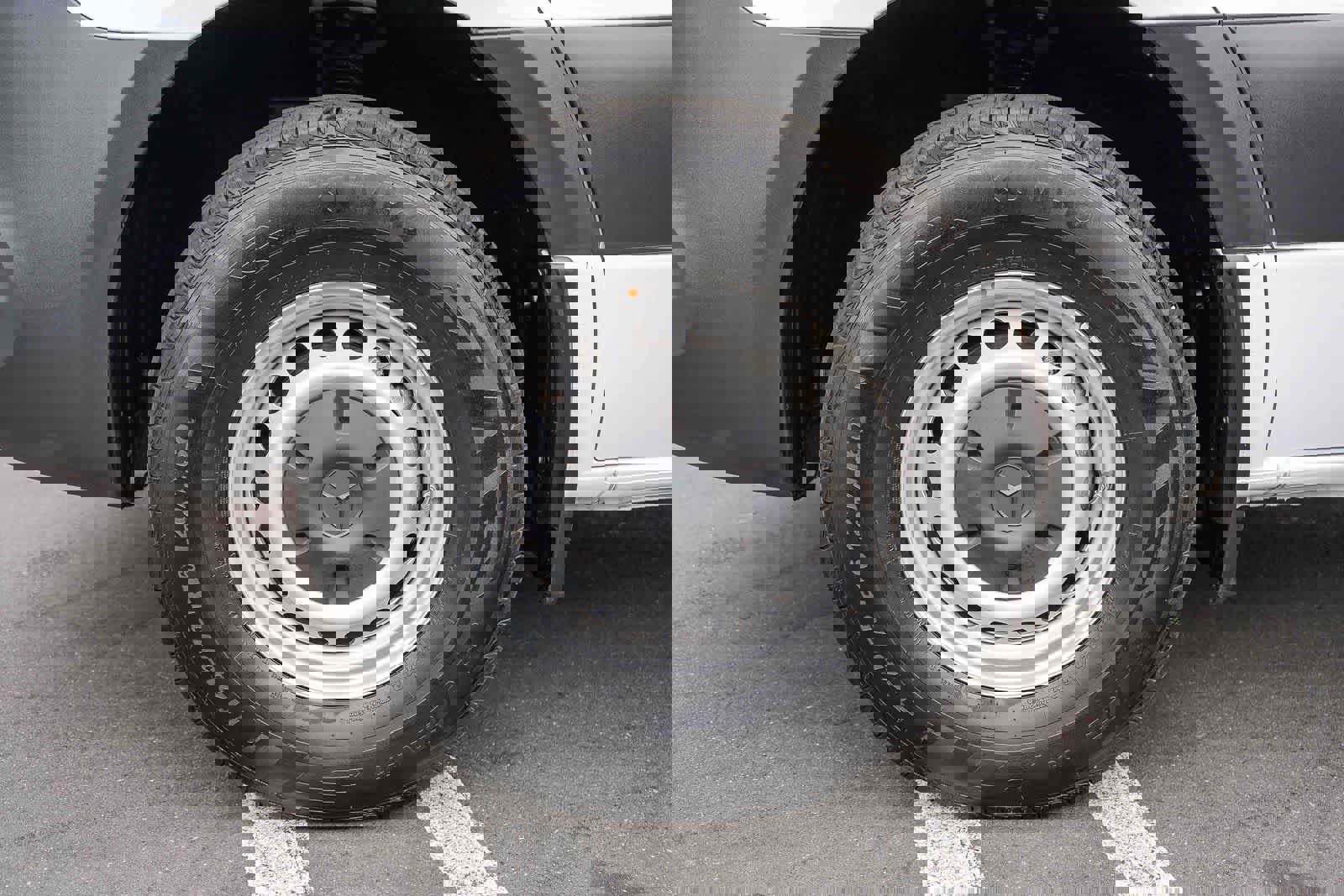 Used 2025 Mercedes-Benz Sprinter 2500 image 13