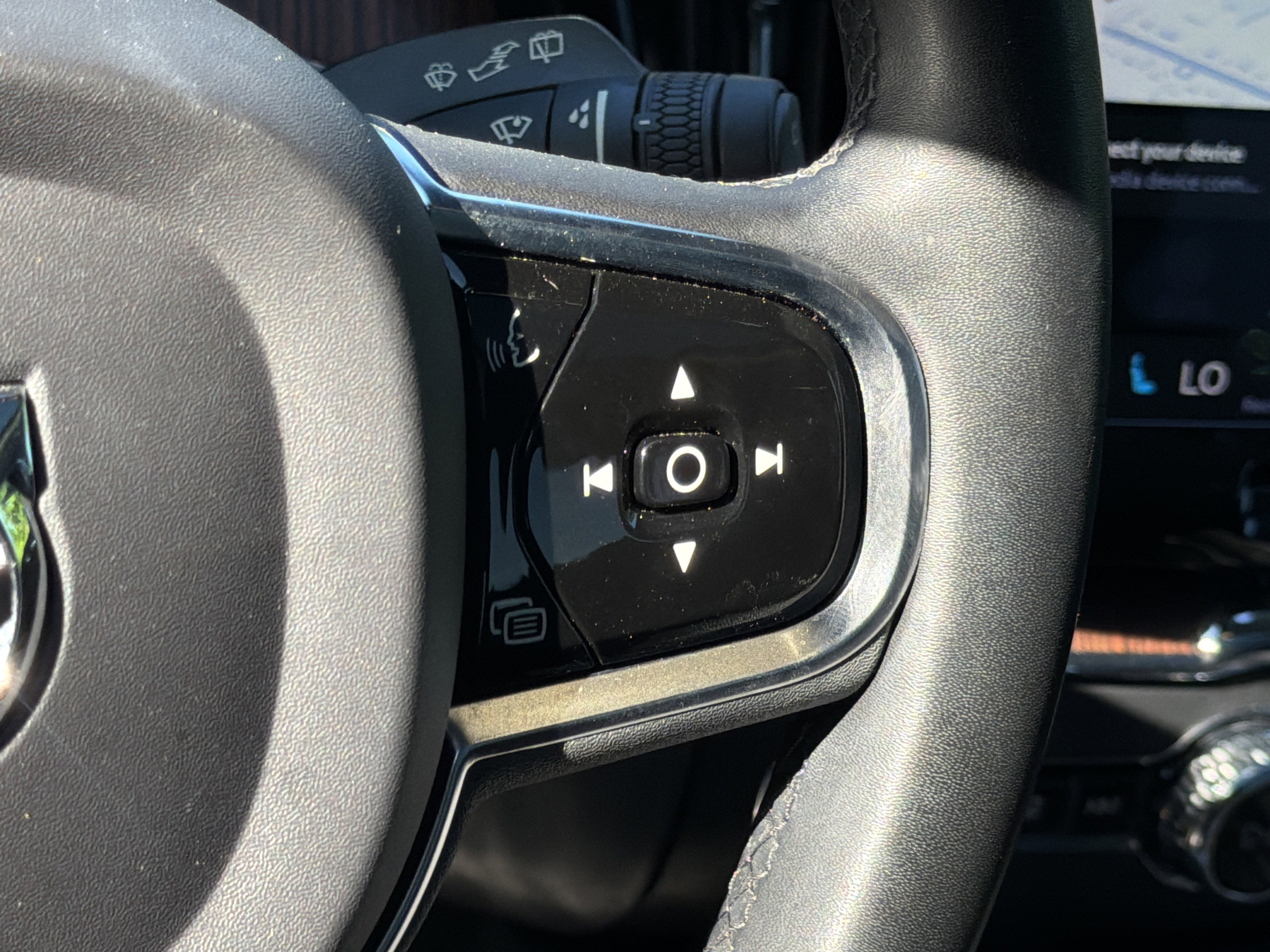 Certified 2023 Volvo XC60 B5 Ultimate image 20