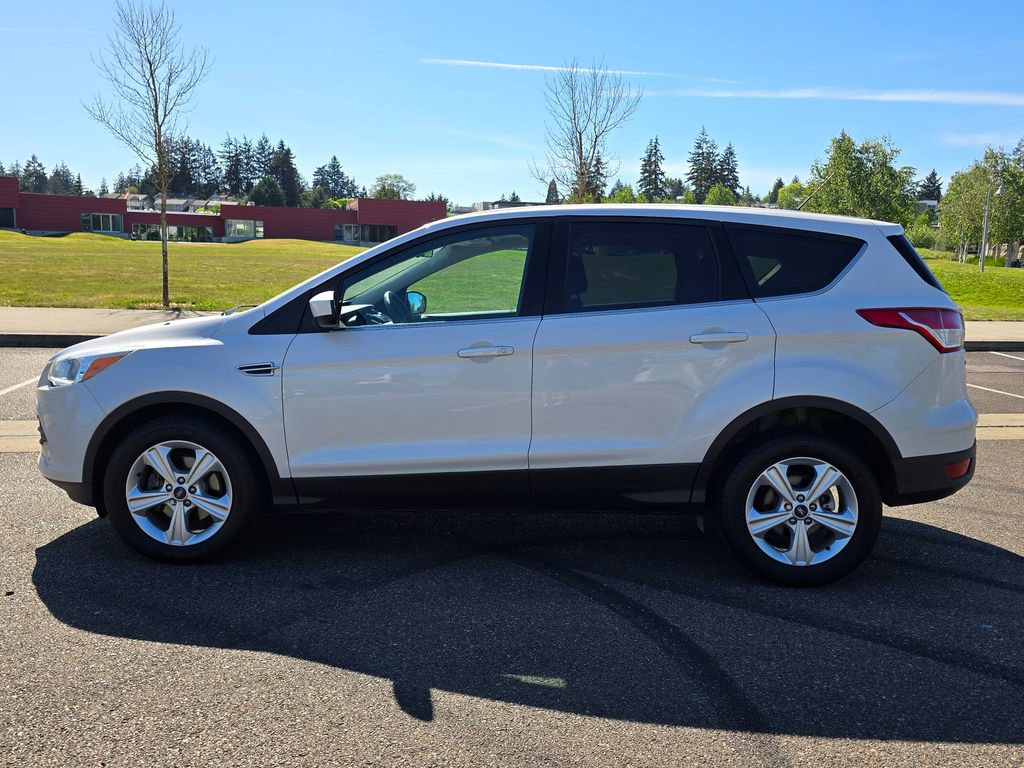Used 2015 Ford Escape SE FWD image 2