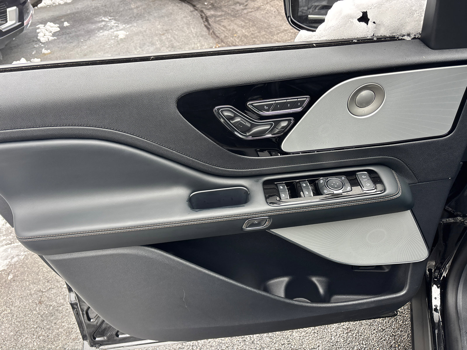 New 2026 Lincoln Aviator Reserve image 13