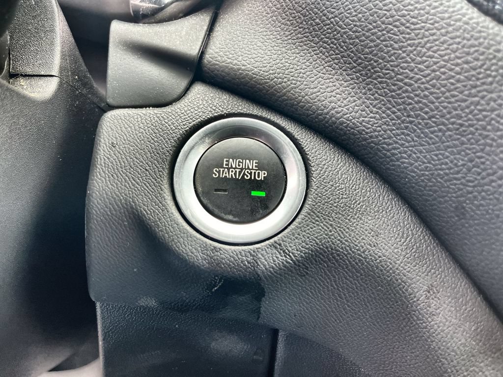 Used 2023 Chevrolet Equinox LT FWD image 16
