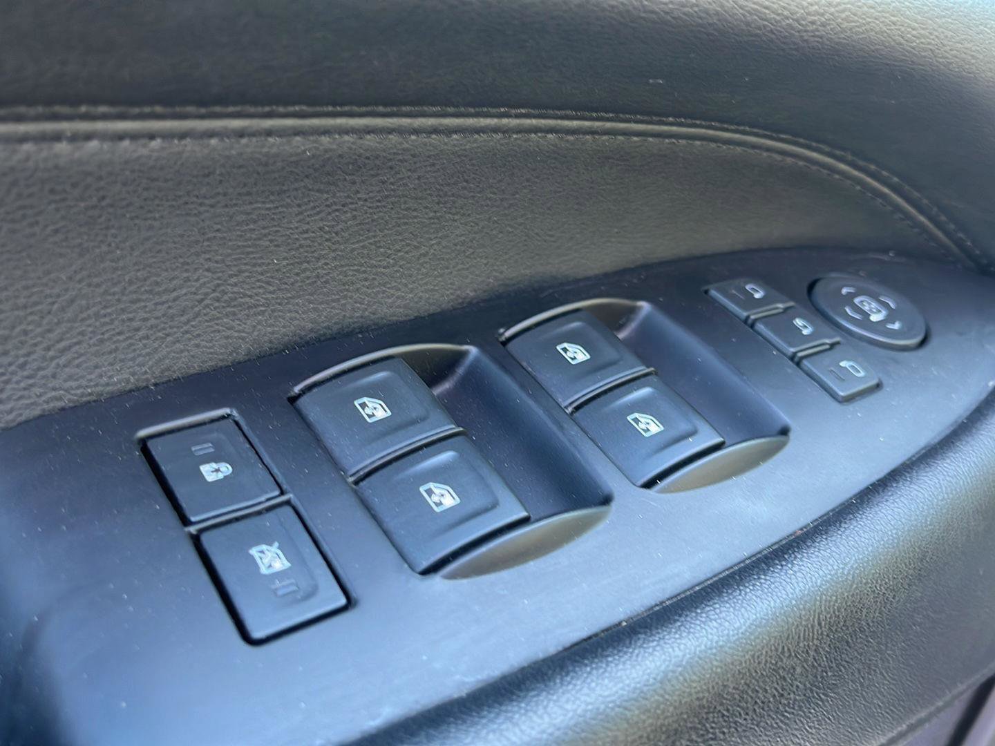 Used 2020 Cadillac Escalade ESV Luxury image 12