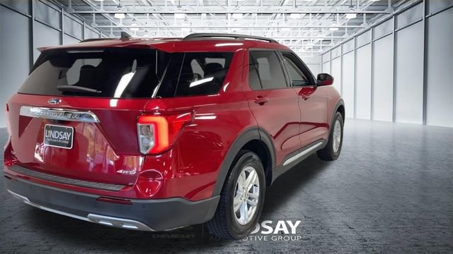 Used 2022 Ford Explorer XLT w/ Equipment Group 202A image 9