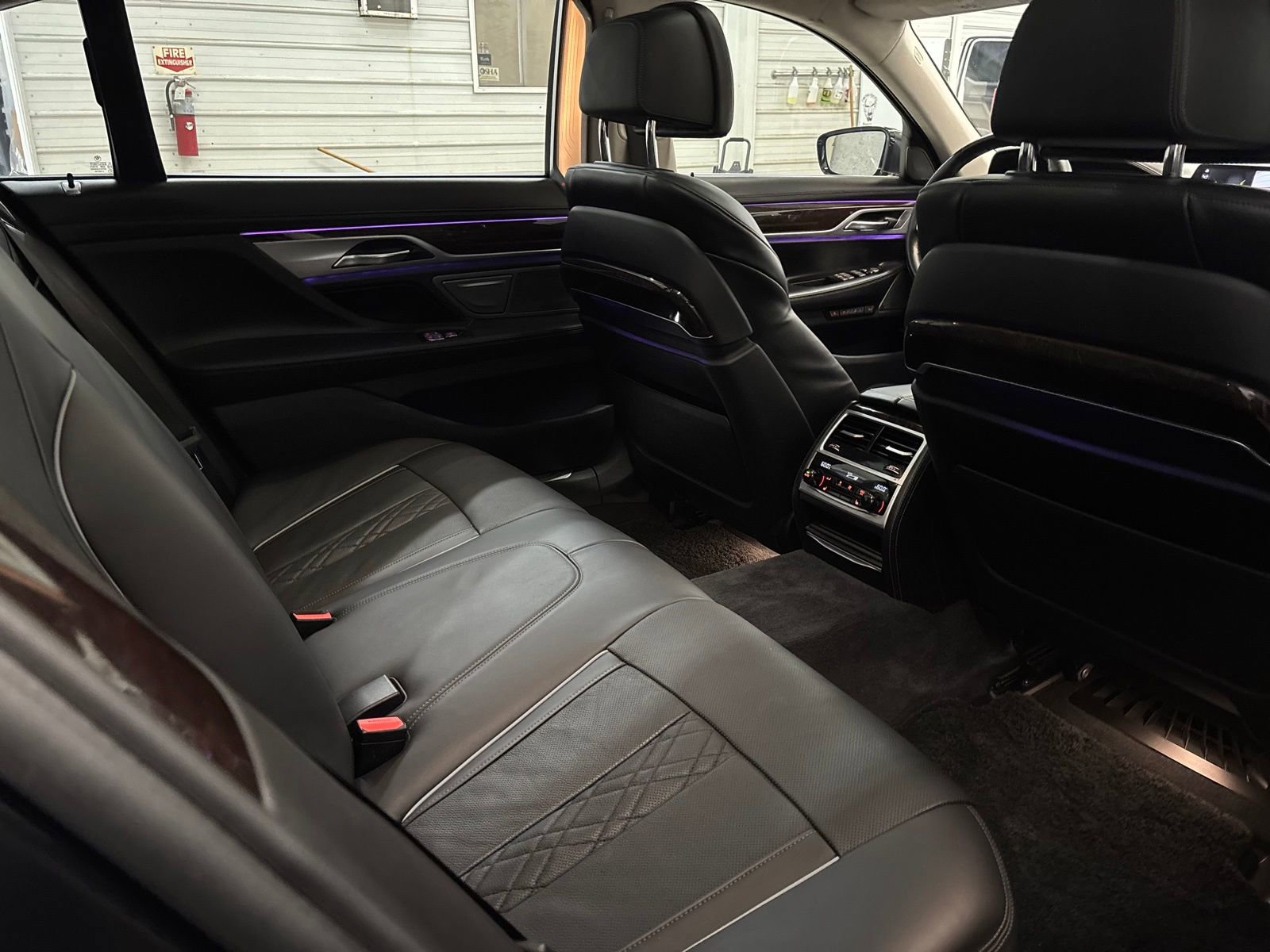 Used 2018 BMW 750i xDrive AWD/4WD image 31