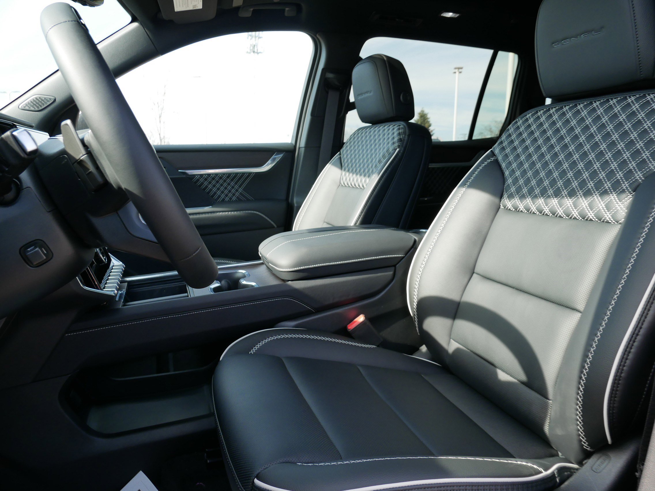 New 2026 GMC Acadia Denali w/ Super Cruise Package image 4