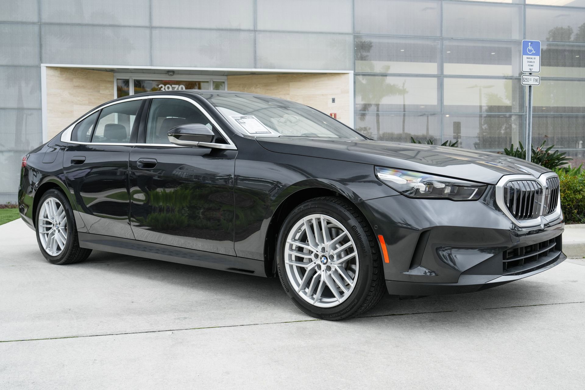 Used 2024 BMW 530i w/ M Sport Package image 4