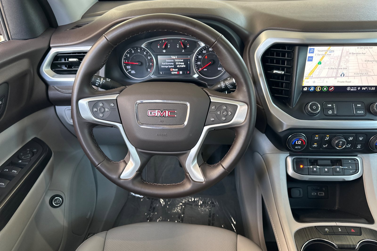 Certified 2023 GMC Acadia SLT image 14
