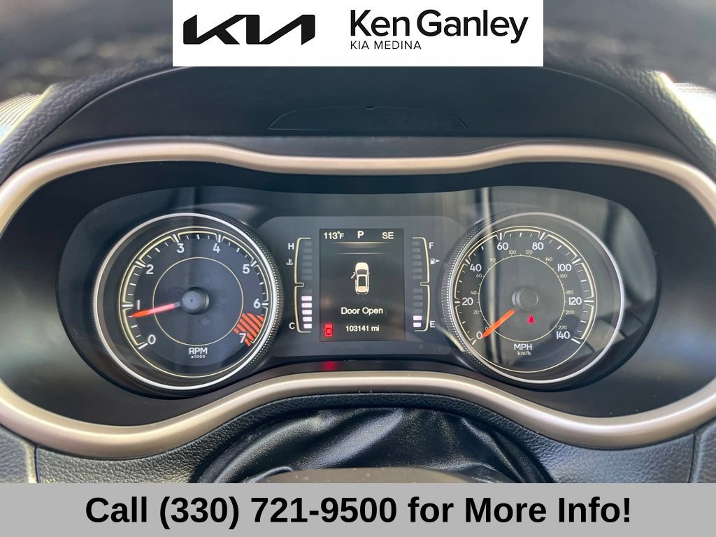 Used 2015 Jeep Cherokee Latitude w/ Cold Weather Group AWD/4WD image 30
