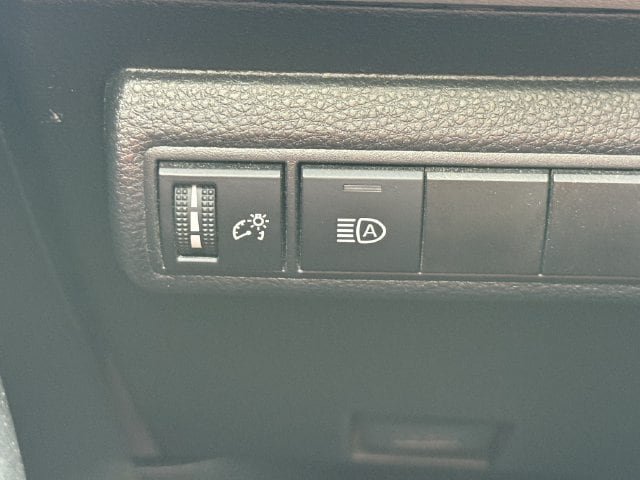 Used 2025 Toyota Corolla LE FWD image 20