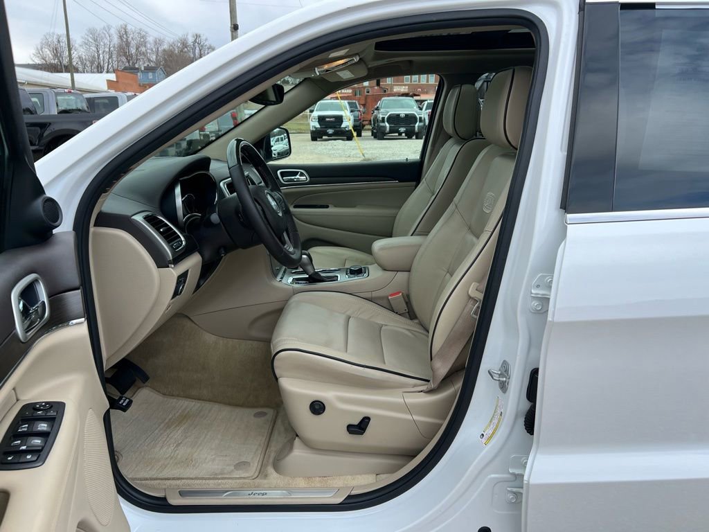 Used 2018 Jeep Grand Cherokee Overland image 14