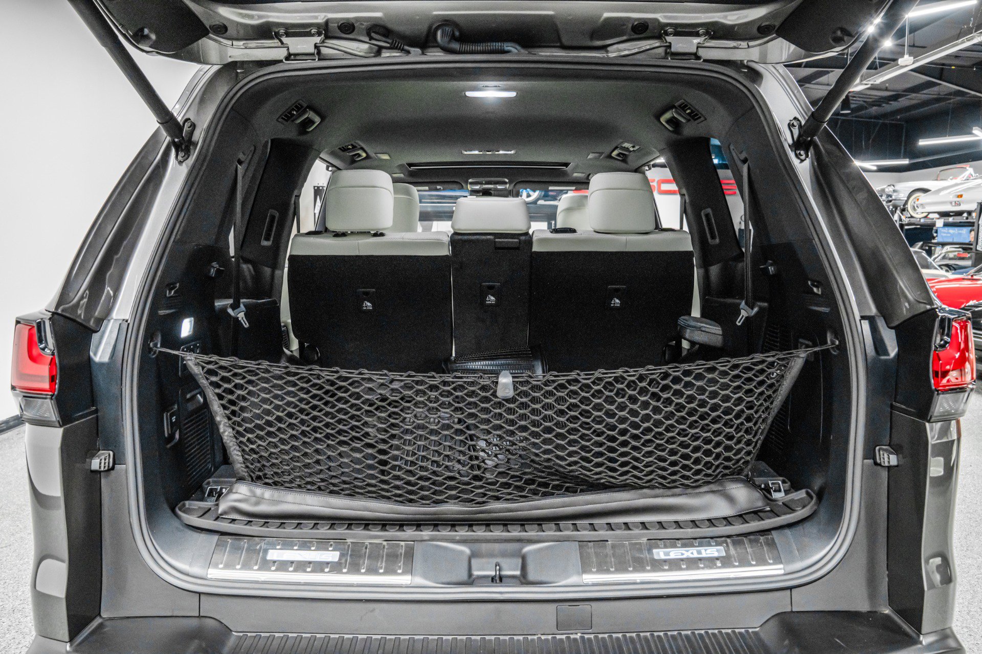 Used 2024 Lexus LX 600 4WD w/ Appearance Package image 18