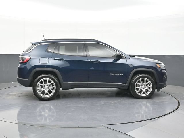 Used 2024 Jeep Compass Latitude AWD/4WD image 16