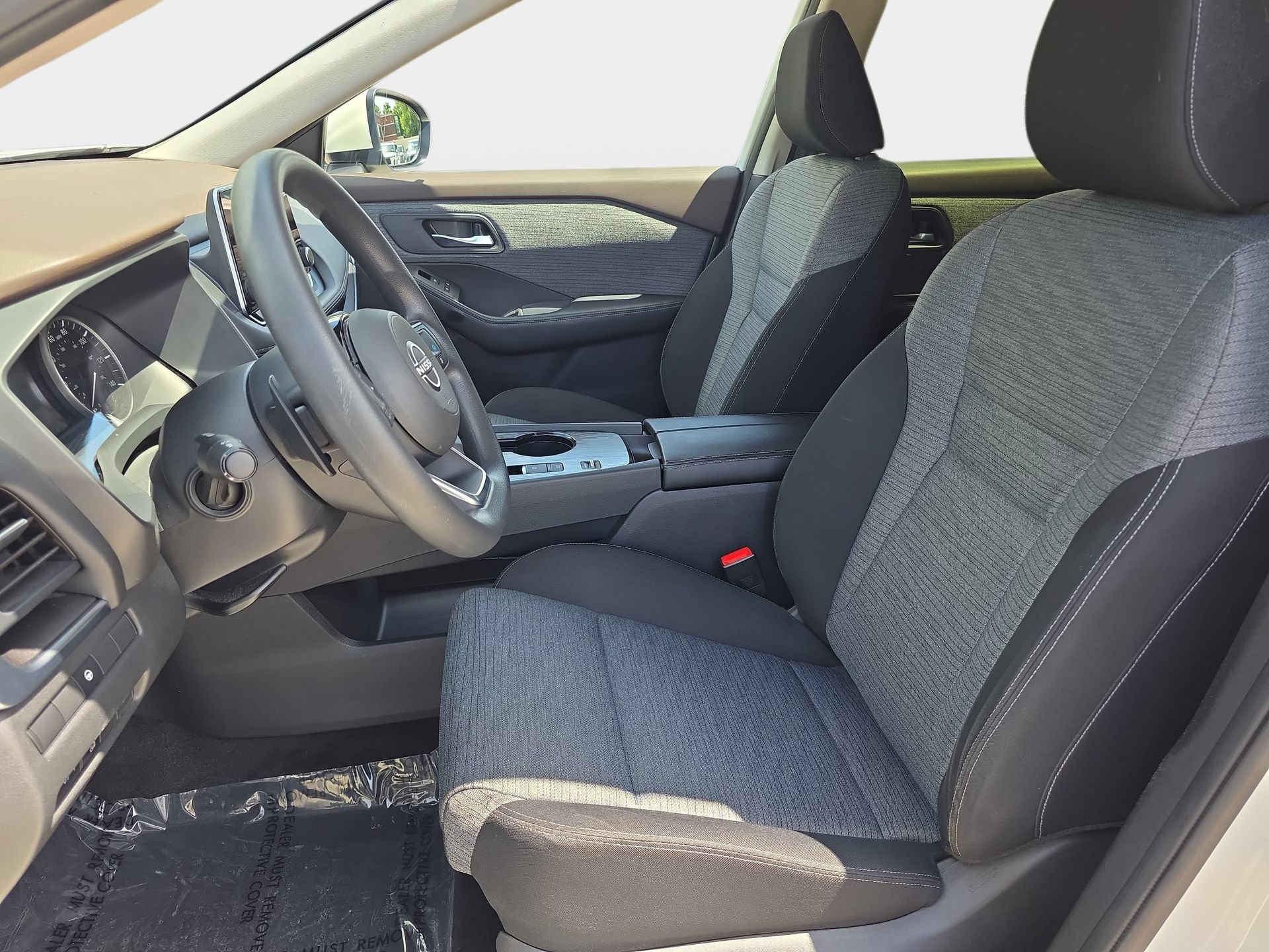 Used 2023 Nissan Rogue SV FWD image 14